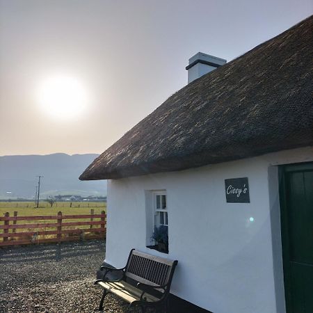 Cissy'S Cottage - Traditional Thatched Cottage, Near To Beach Aghanloo Exterior photo